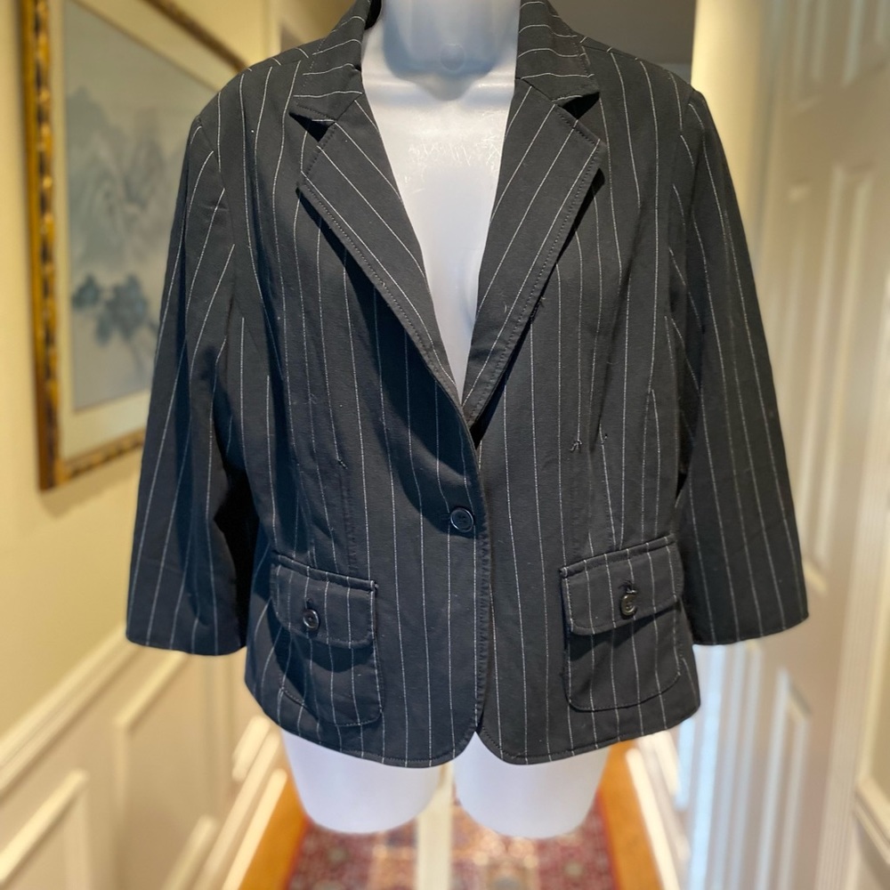 Larry Levine - black w/white pinstripe jacket, Size: 14P